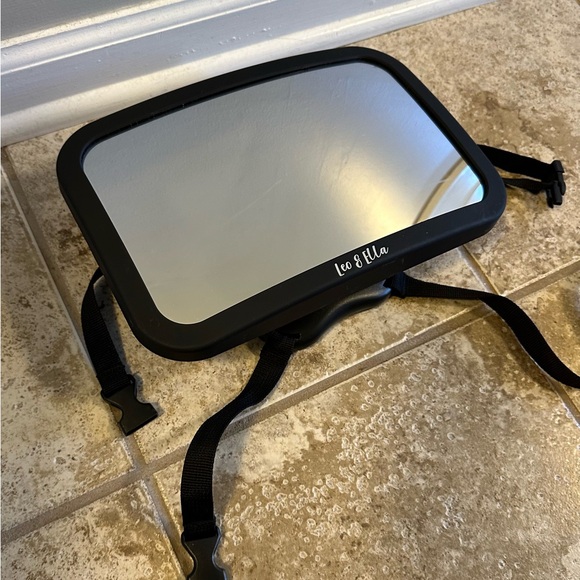 Leo & Ella Infant Car Seat Mirror - Picture 2 of 5